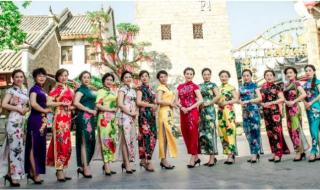 沉浸式体验母亲节开盲盒 沉浸式体验母亲节开盲盒